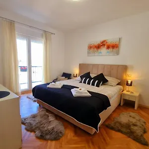 sing-apartment.hotelinzadar.com/