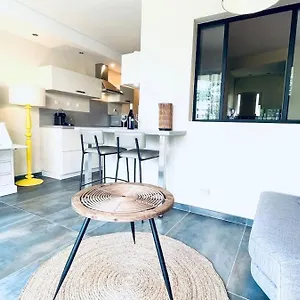 Centre, Grande Terrasse, Parking, Calme Appartement Voiron